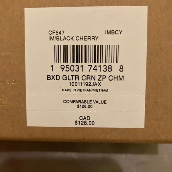 Coach Black Cherry Gift Set with Wristlet and two charms NWT - Picture 3 of 7